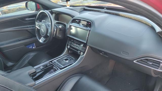 Jaguar Xe image 4