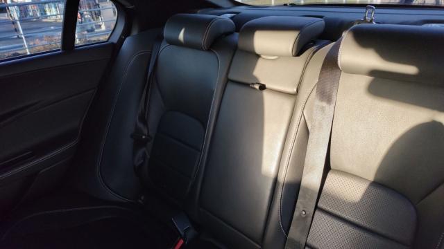 Jaguar Xe image 5