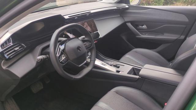 Peugeot 308 image 2