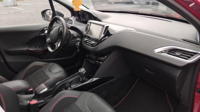 Peugeot 2008 image 2