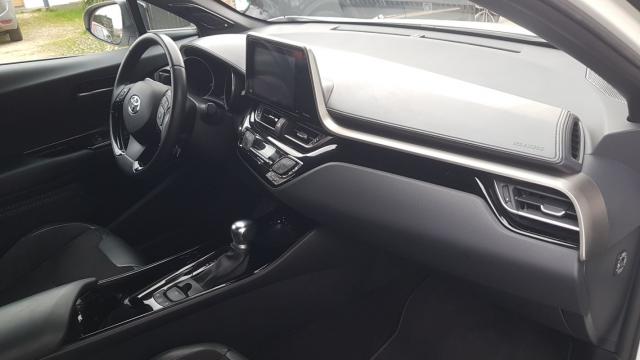 Toyota C-Hr image 6