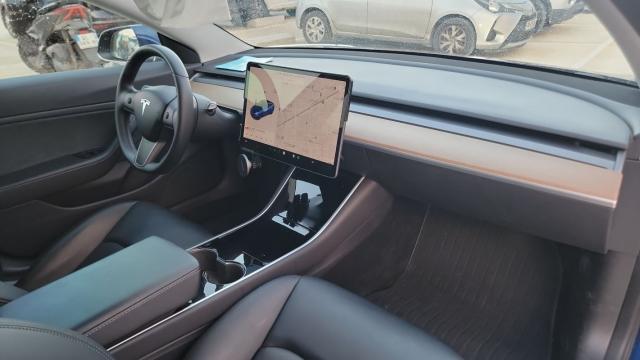 Tesla Model 3 image 7