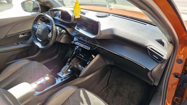 Peugeot 2008 image 1