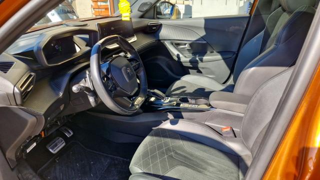 Peugeot 2008 image 6