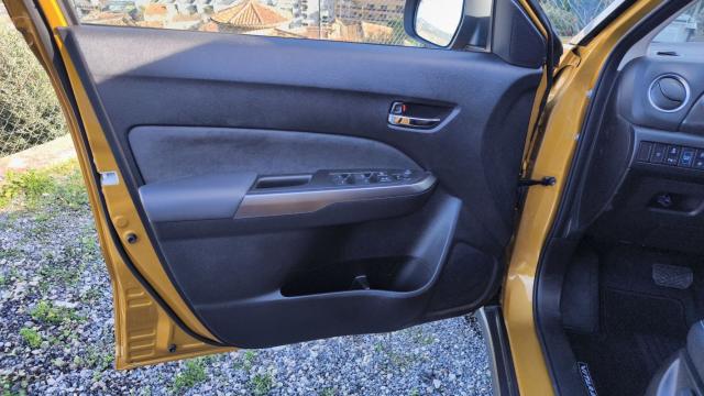 Suzuki Vitara image 4