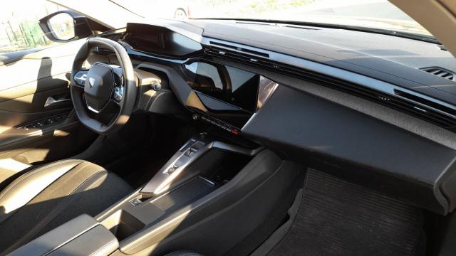 Peugeot 308 image 2