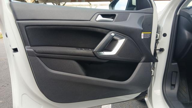 Peugeot 308 image 9