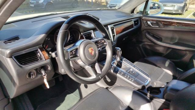 Porsche Macan image 6