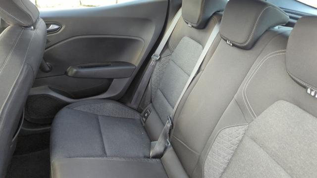 Renault Clio image 8