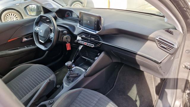 Peugeot 208 image 1