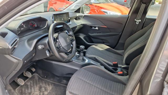 Peugeot 208 image 4