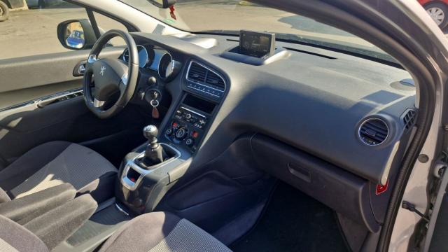 Peugeot 5008 image 7