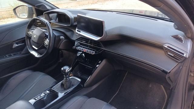 Peugeot 208 image 6