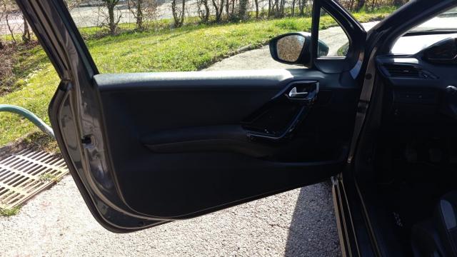 Peugeot 208 image 4