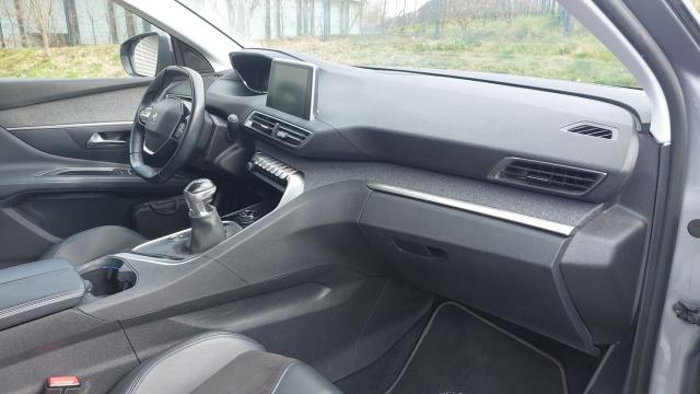 Peugeot 3008 image 1