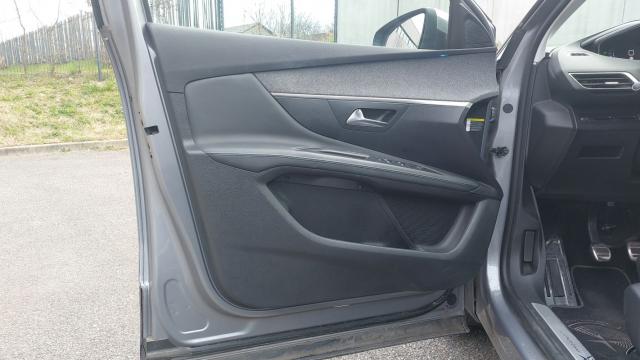 Peugeot 3008 image 3