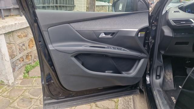 Peugeot 5008 image 9