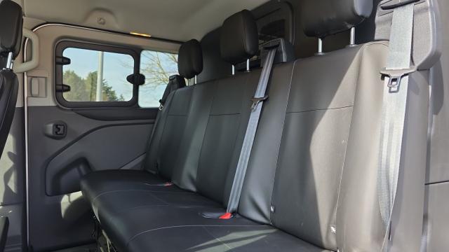 Ford Transit Custom image 2