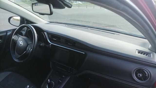 Toyota Auris image 7