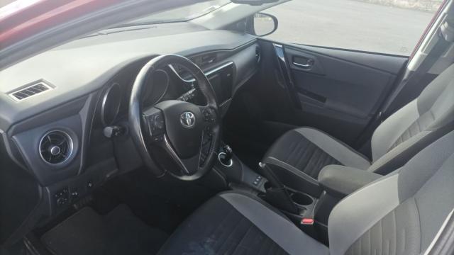 Toyota Auris image 6