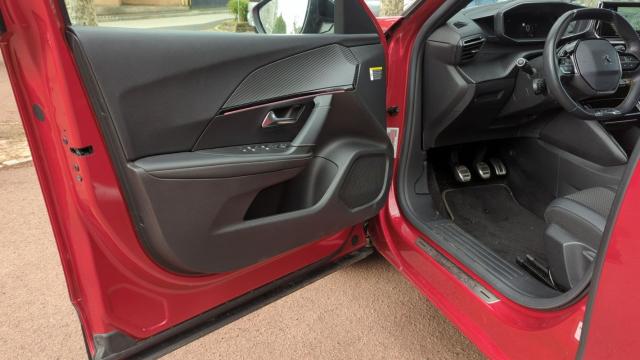 Peugeot 2008 image 3