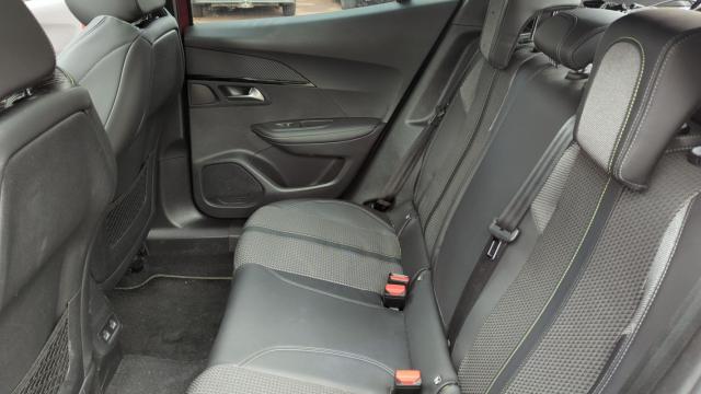 Peugeot 2008 image 2