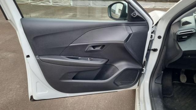 Peugeot 208 image 5