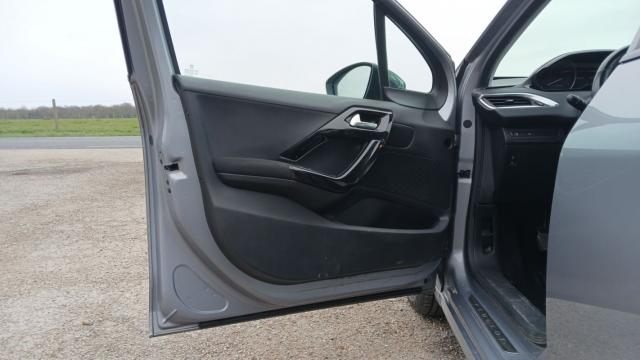 Peugeot 208 image 3