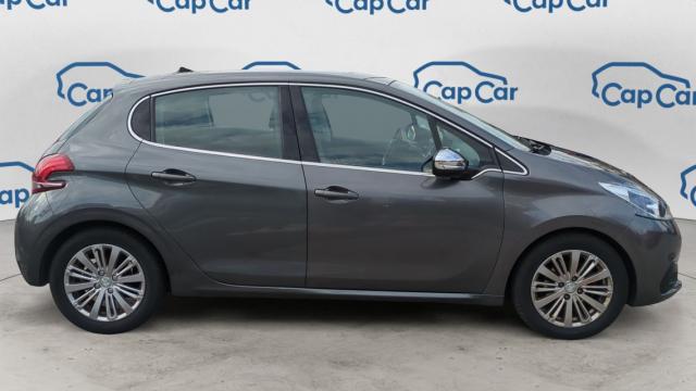 Peugeot 208 image 1