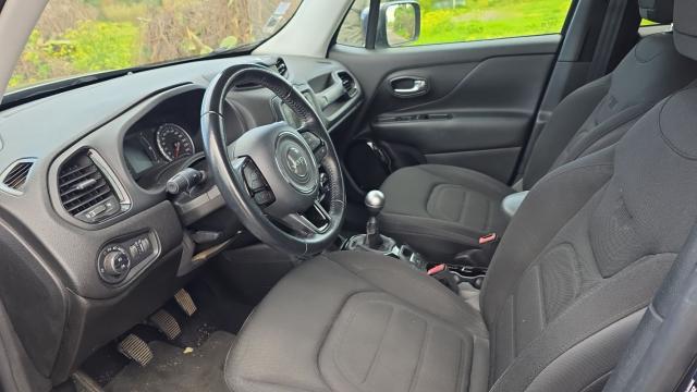 Jeep Renegade image 9