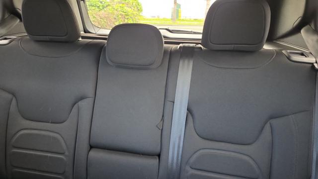 Jeep Renegade image 5