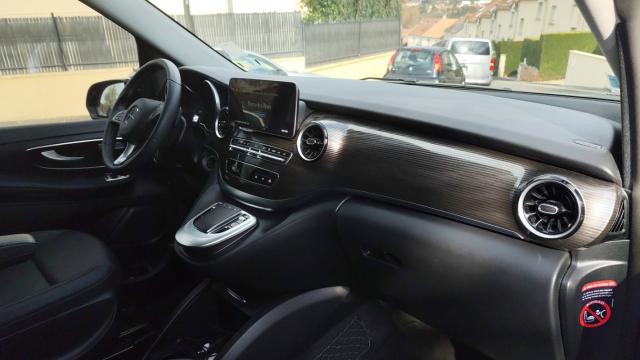 Mercedes Benz Eqv image 2