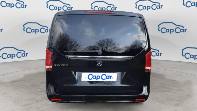 Mercedes Benz Eqv image 5
