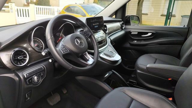 Mercedes Benz Eqv image 4