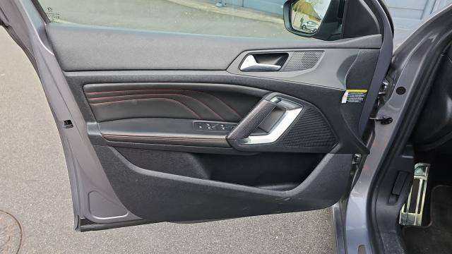 Peugeot 308 image 3