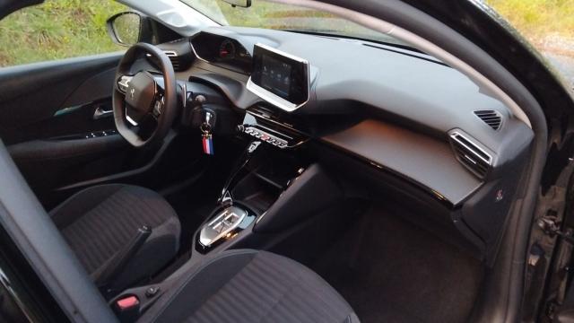 Peugeot 208 image 3