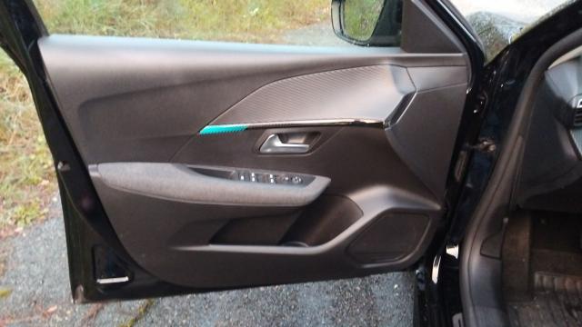 Peugeot 208 image 9