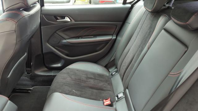 Peugeot 308 image 1