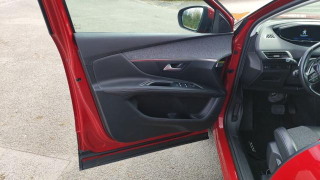 Peugeot 3008 image 9