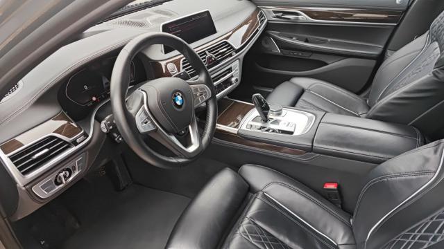 Bmw Série 7 image 9