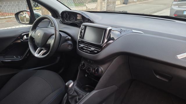 Peugeot 208 image 4