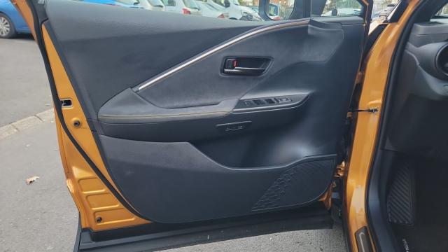 Toyota C-Hr image 2