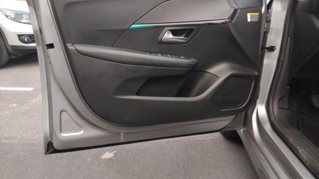 Peugeot 208 image 3