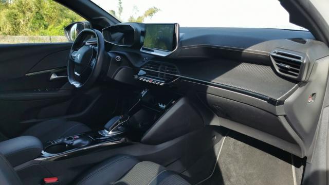 Peugeot 208 image 3