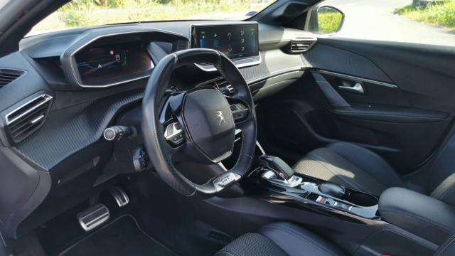 Peugeot 208 image 6