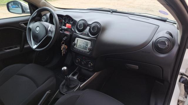 Alfa Romeo Mito image 8