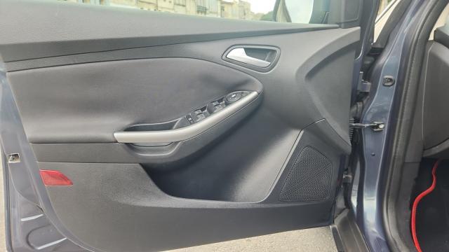Ford Focus image 6