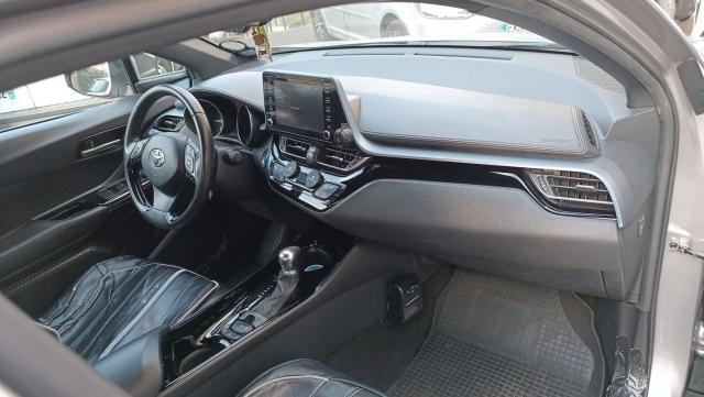 Toyota C-Hr image 1