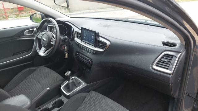 Kia Cee'D_sw image 8