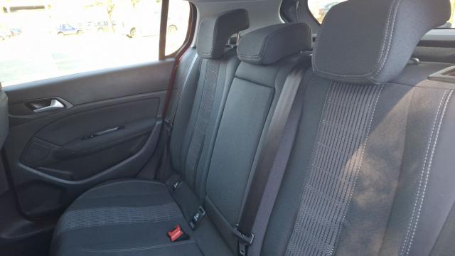 Peugeot 308 image 2